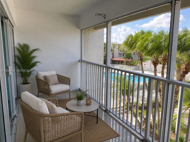 100 Lakeview Drive 316, Weston, FL 33326