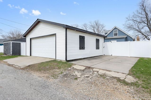 1749 Linden Avenue, Mishawaka, IN 46544