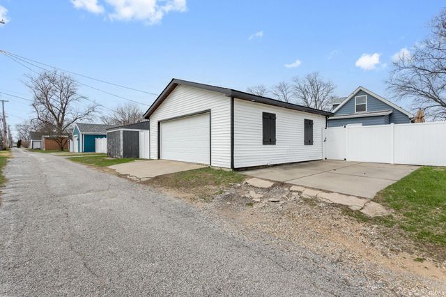 1749 Linden Avenue, Mishawaka, IN 46544