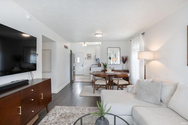 1749 Linden Avenue, Mishawaka, IN 46544