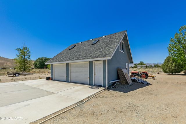 21 Fox Lane, Yerington, NV 89447