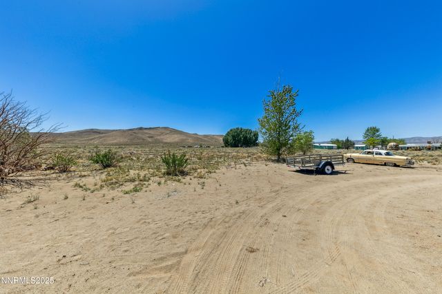 21 Fox Lane, Yerington, NV 89447