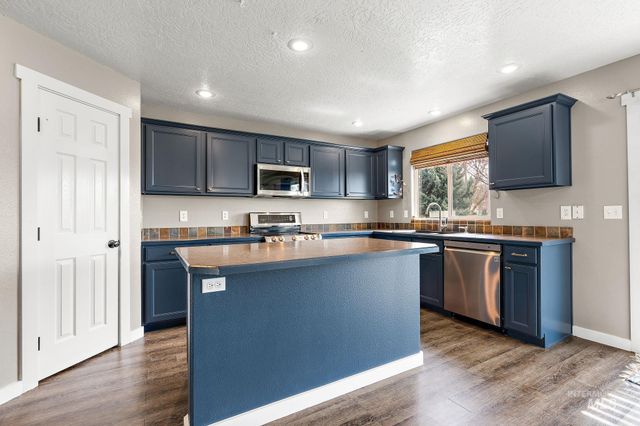 2801 W Lost Rapids, Meridian, ID 83646
