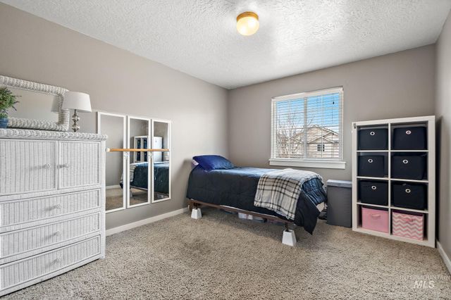 2801 W Lost Rapids, Meridian, ID 83646