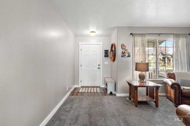 2801 W Lost Rapids, Meridian, ID 83646