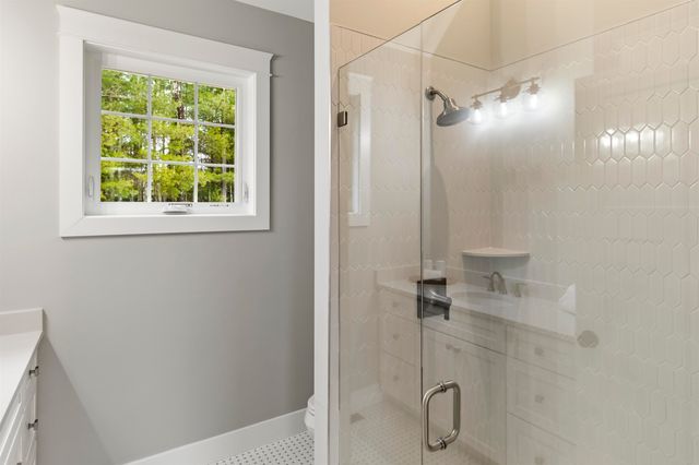 8 Stone Creek Drive, Brentwood, NH 03833