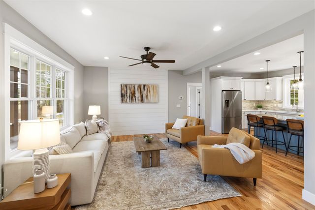 8 Stone Creek Drive, Brentwood, NH 03833