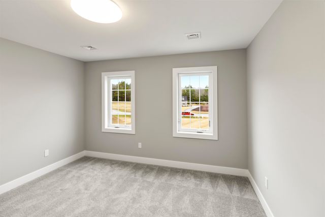 8 Stone Creek Drive, Brentwood, NH 03833