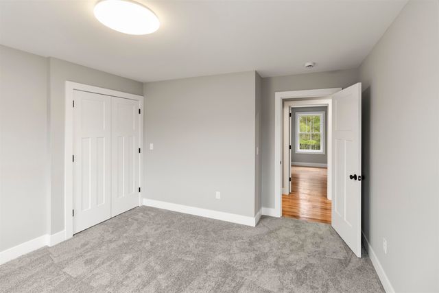 8 Stone Creek Drive, Brentwood, NH 03833