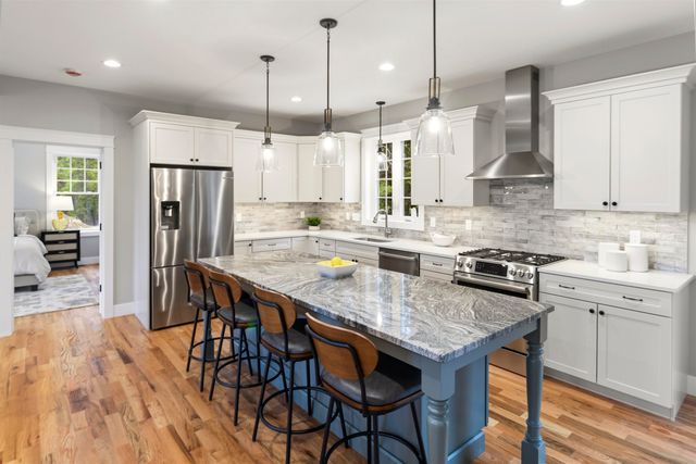 8 Stone Creek Drive, Brentwood, NH 03833