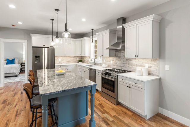 8 Stone Creek Drive, Brentwood, NH 03833