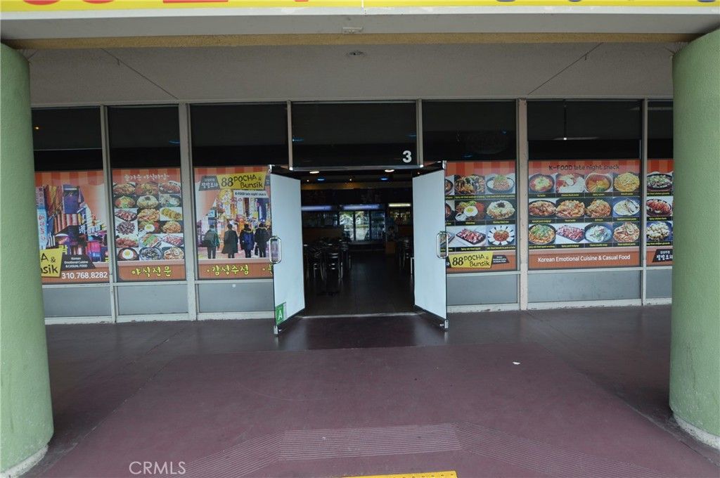 1610 REDONDO BEACH 3, Gardena, CA 90247 — photo 2