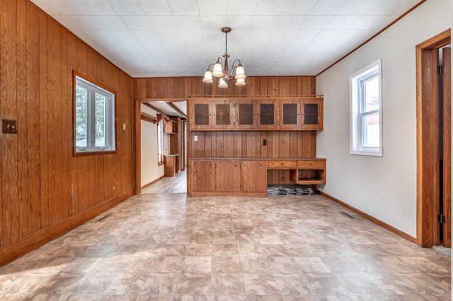 313 3rd Street SE, Pelican Rapids, MN 56572