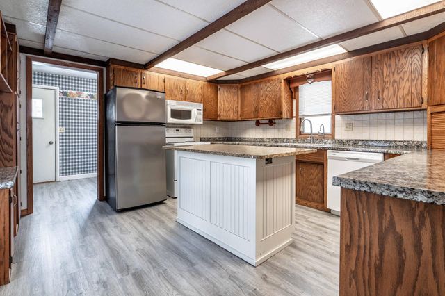 313 3rd Street SE, Pelican Rapids, MN 56572