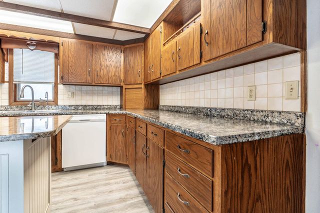 313 3rd Street SE, Pelican Rapids, MN 56572