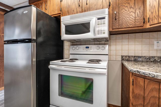 313 3rd Street SE, Pelican Rapids, MN 56572