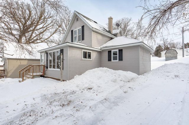 313 3rd Street SE, Pelican Rapids, MN 56572