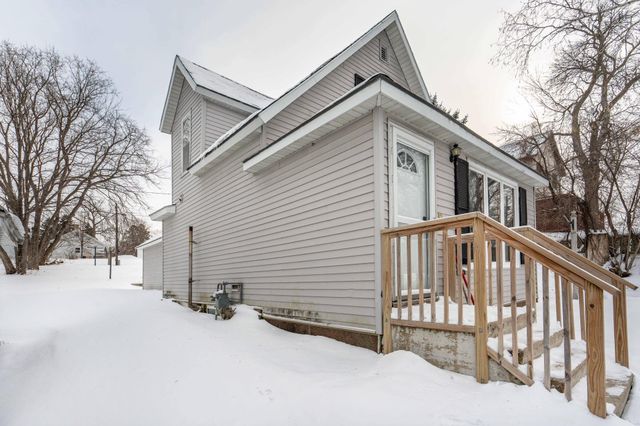 313 3rd Street SE, Pelican Rapids, MN 56572