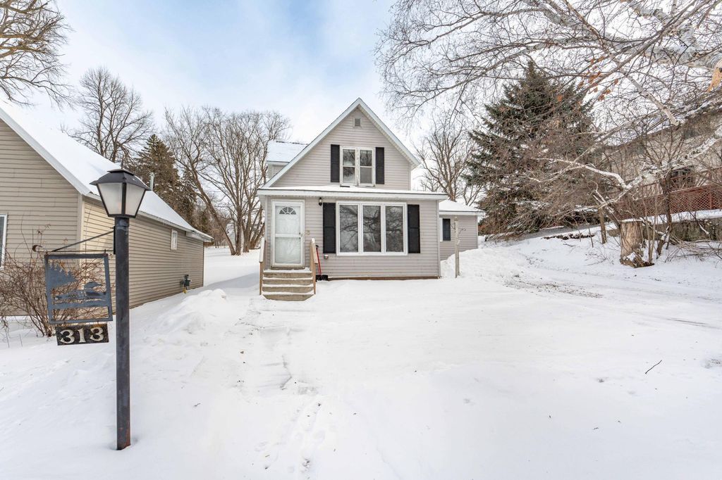 313 3rd Street SE, Pelican Rapids, MN 56572