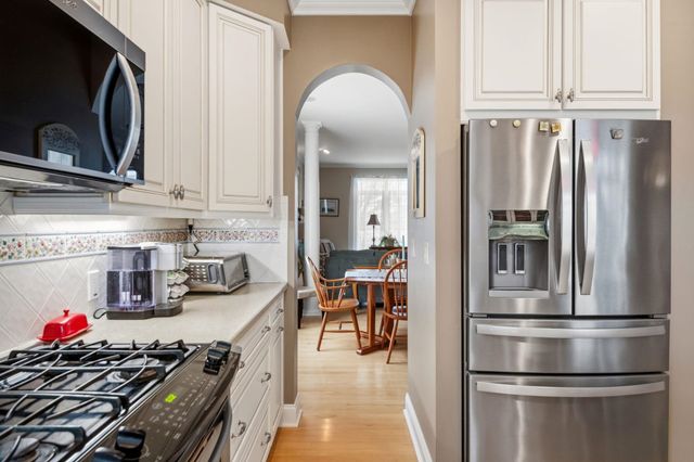 29 Whiteface Street, South Burlington, VT 05403