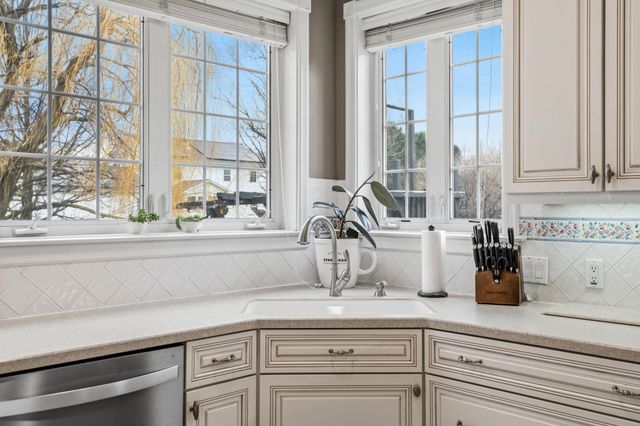 29 Whiteface Street, South Burlington, VT 05403