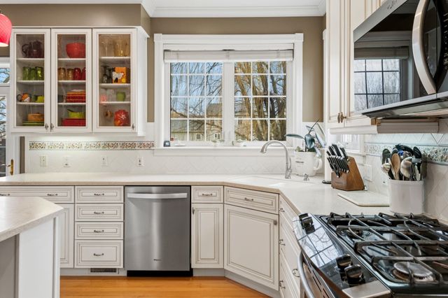 29 Whiteface Street, South Burlington, VT 05403