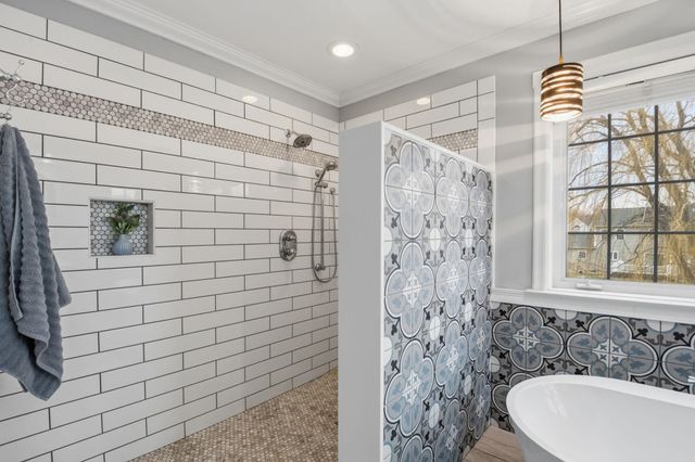 29 Whiteface Street, South Burlington, VT 05403