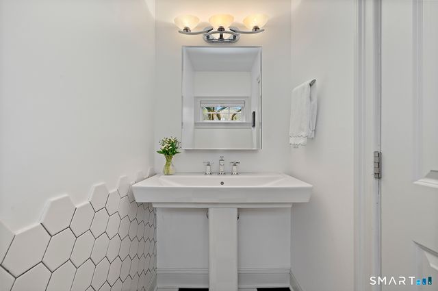 1482 Bronson Road, Fairfield, CT 06824