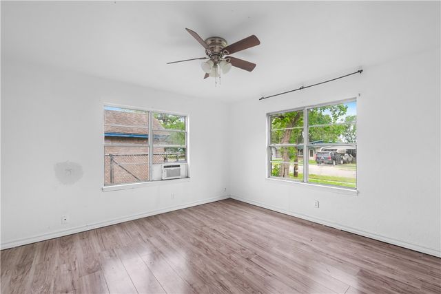 10614 Emmord Loop, Corpus Christi, TX 78410