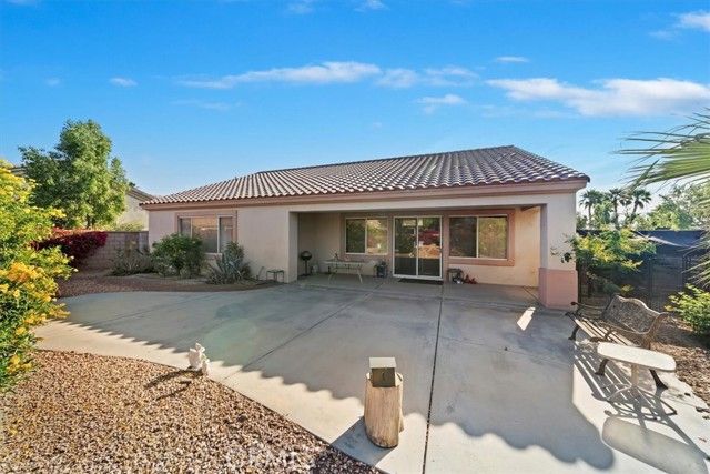 39375 Falconwood Court, Palm Desert, CA 92211