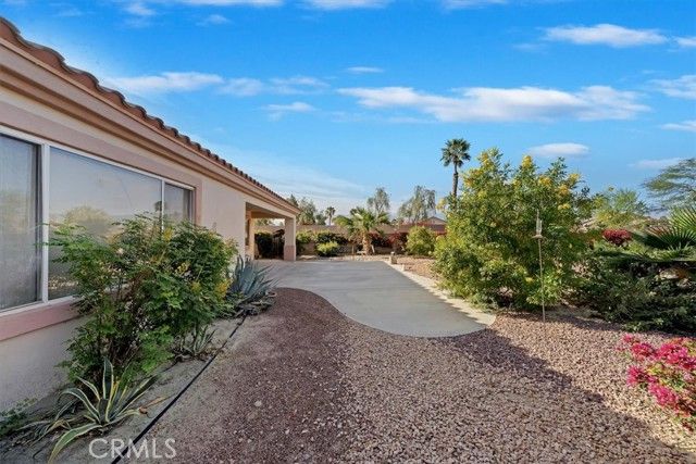 39375 Falconwood Court, Palm Desert, CA 92211