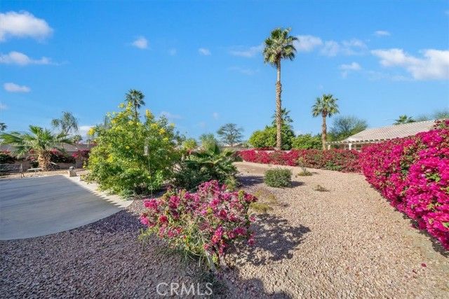 39375 Falconwood Court, Palm Desert, CA 92211