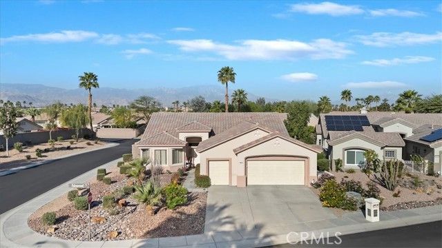 39375 Falconwood Court, Palm Desert, CA 92211