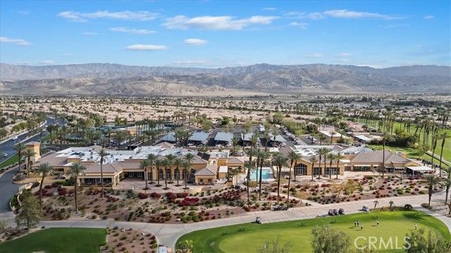 39375 Falconwood Court, Palm Desert, CA 92211