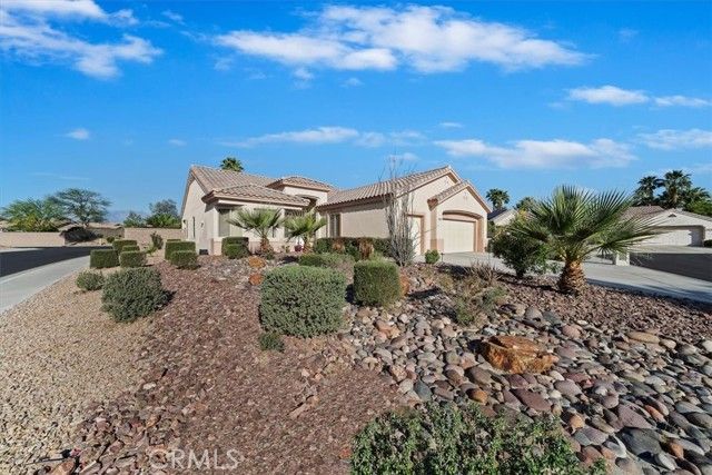 39375 Falconwood Court, Palm Desert, CA 92211