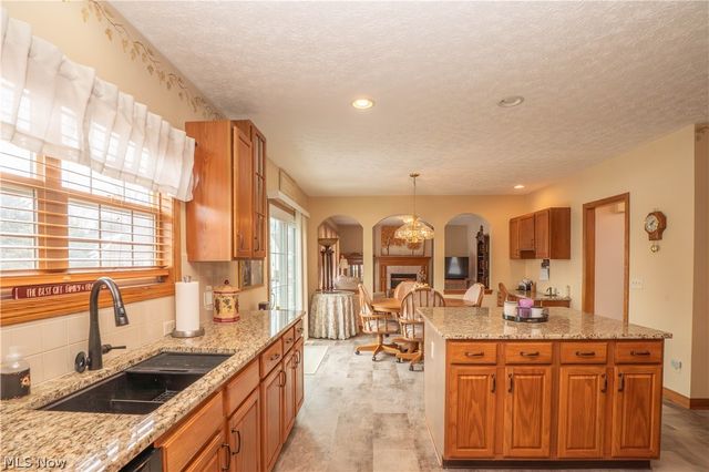 4514 Plain Center Avenue NE, Canton, OH 44714