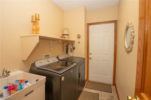 4514 Plain Center Avenue NE, Canton, OH 44714