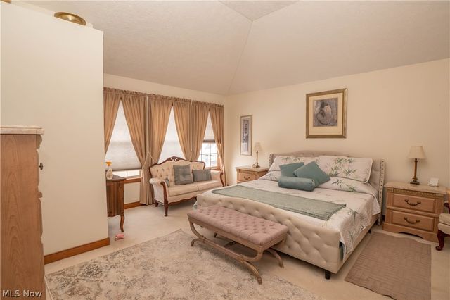 4514 Plain Center Avenue NE, Canton, OH 44714