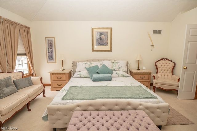 4514 Plain Center Avenue NE, Canton, OH 44714