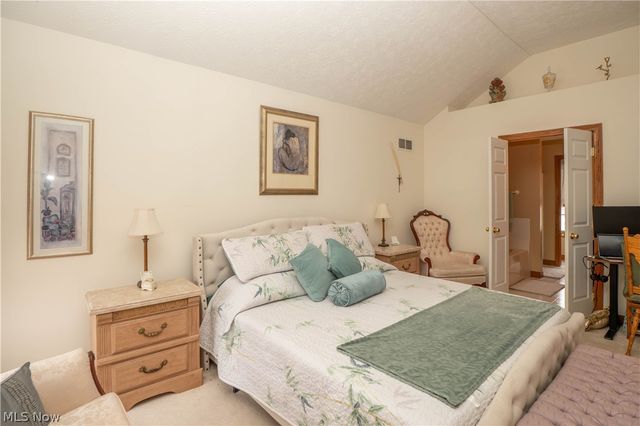 4514 Plain Center Avenue NE, Canton, OH 44714