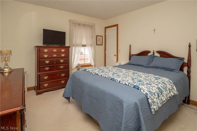 4514 Plain Center Avenue NE, Canton, OH 44714