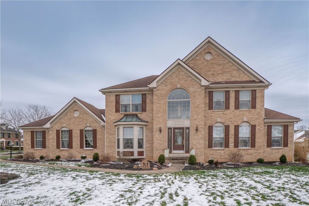 4514 Plain Center Avenue NE, Canton, OH 44714