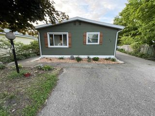 75 Falling Creek Circle #75, Janesville, WI 53548