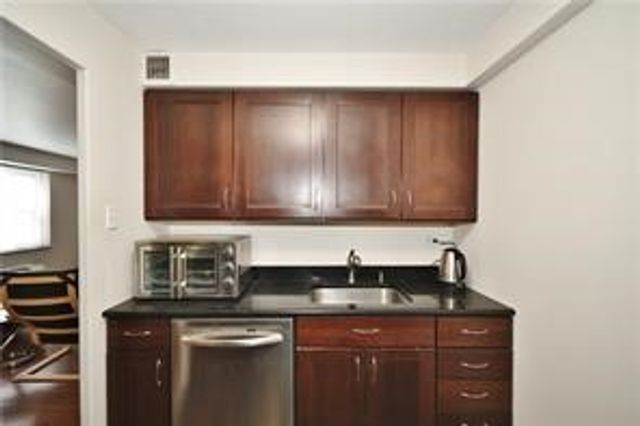 4625 Fifth Ave 202, Oakland, PA 15213