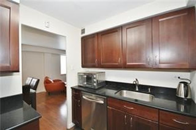 4625 Fifth Ave 202, Oakland, PA 15213