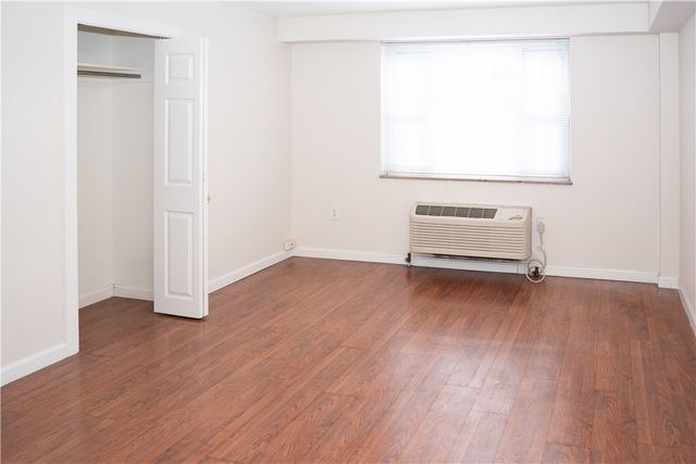 4625 Fifth Ave 202, Oakland, PA 15213