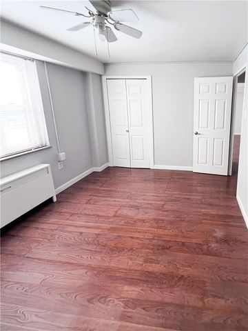 4625 Fifth Ave 202, Oakland, PA 15213