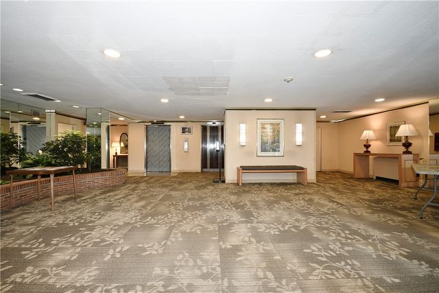 4625 Fifth Ave 202, Oakland, PA 15213