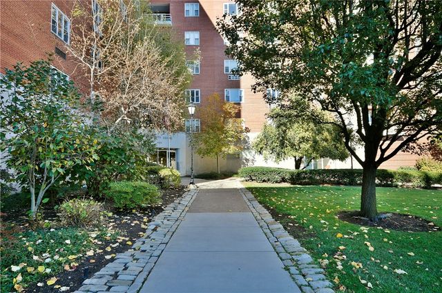 4625 Fifth Ave 202, Oakland, PA 15213