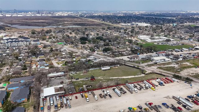 1760 Allen Genoa Road, Houston, TX 77017